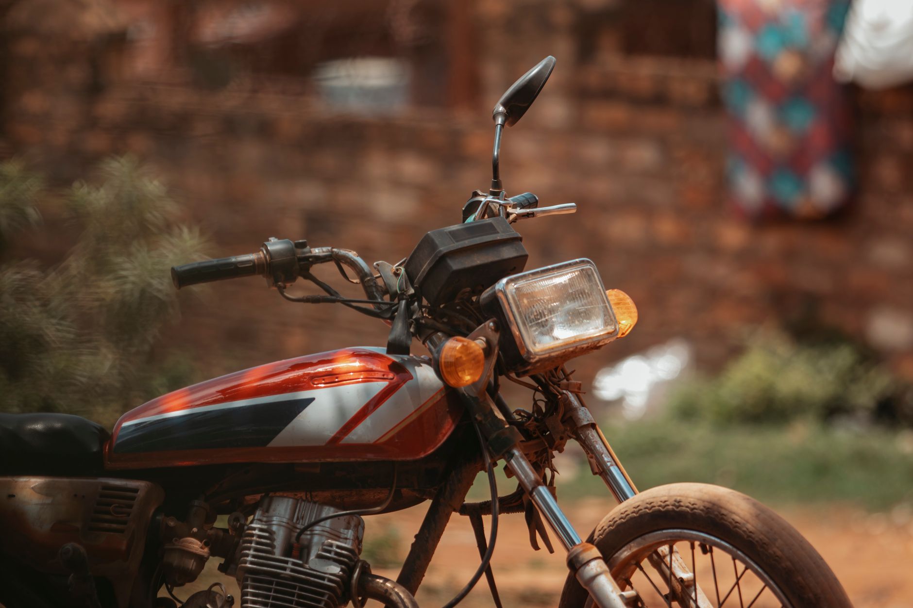 Motorcycle insurance ad: Vorx offers fast cover in 5 minutes, call 0757 873098.